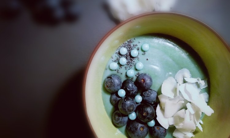 Latte di unicorno per una colazione fiabesca